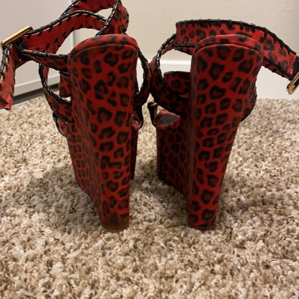 High heels - Picture 3 of 3
